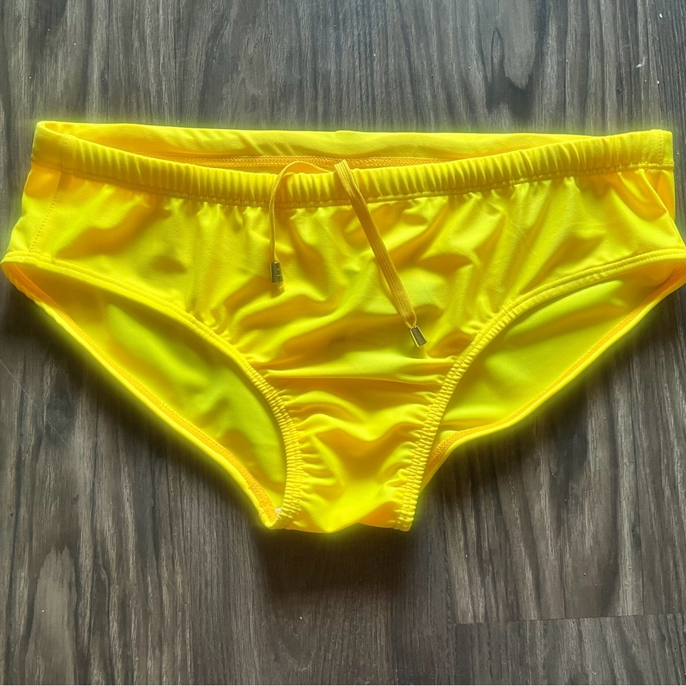 Gigo size L Neon Yellow swim Briefs - Picture 4 of 5